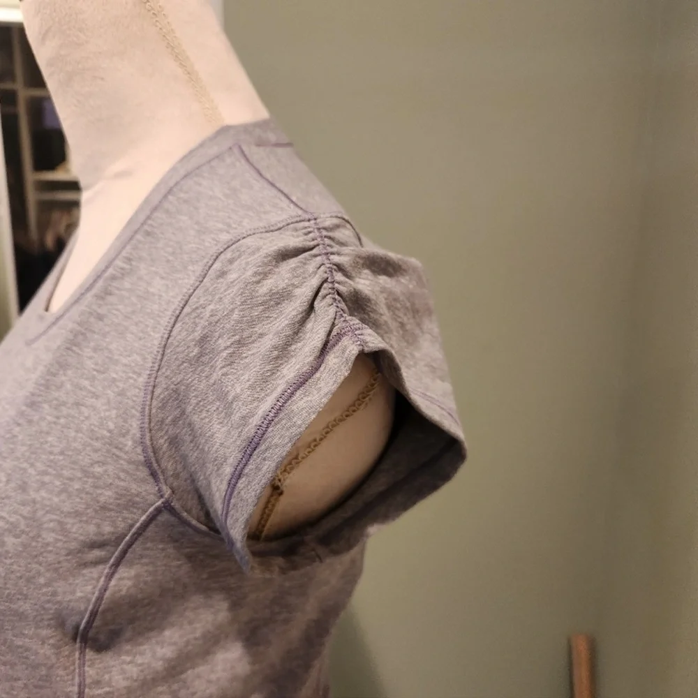 Lululemon gray cap sleeve yoga exercise casual Athletic shirt size 8